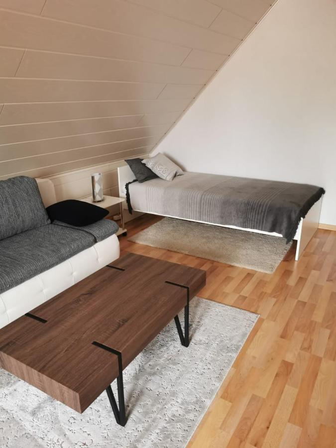 Ferienwohnung 5 Minutes From The Fair Hannover Exterior foto